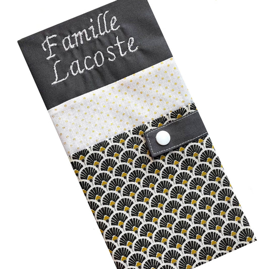 Customizable family booklet protector - Black fans